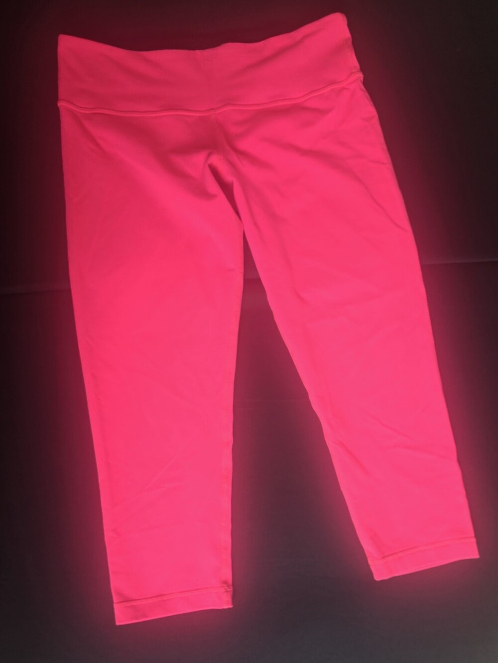 lululemon athletica Woman's Neon Pink Capri Leggings